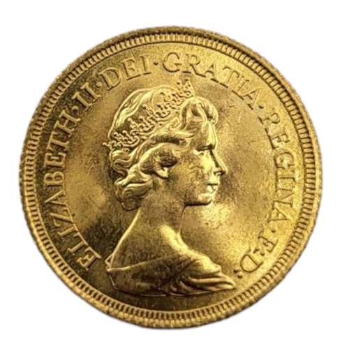 19A - A QUEEN ELIZABETH 22CT GOLD FULL SOVEREIGN COIN, DATED 1974 
With portrait bust and George and Drago... 