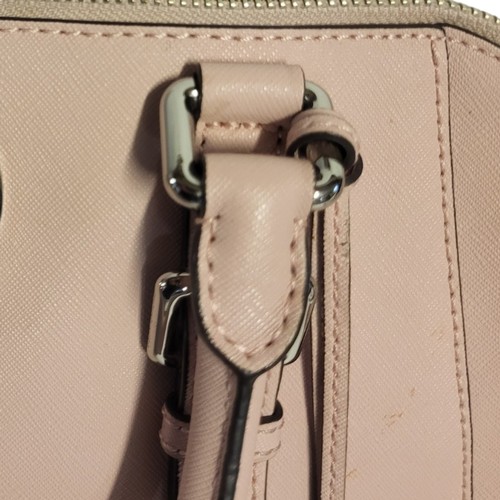 473 - MICHAEL KORS, A VINTAGE PINK LEATHER SHOULDER BAG
Twin handles with strap and chrome finish to mount... 