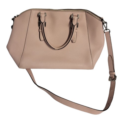 473 - MICHAEL KORS, A VINTAGE PINK LEATHER SHOULDER BAG
Twin handles with strap and chrome finish to mount... 