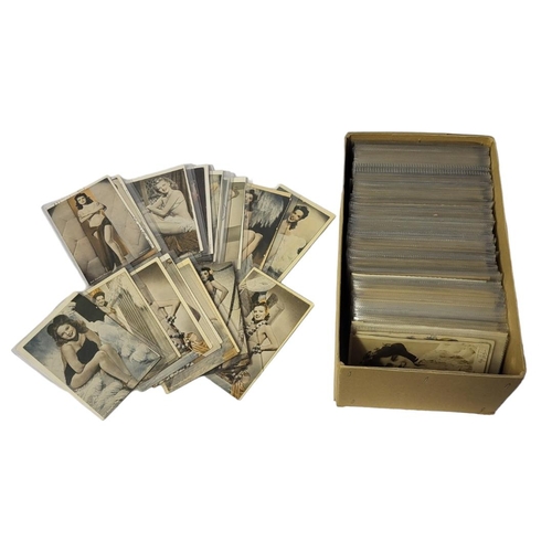 502 - A BOX CONTAINING APPROX 250 AMERICAN MID CENTURY EARLY CARROLL VANITY POSTCARDS
All in individual tr... 