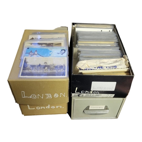 516 - FOUR BOXES CONTAINING APPROX 1000 EARLY  20TH CENTURY AND LATER POSTCARDS OF LONDON
All contained in... 