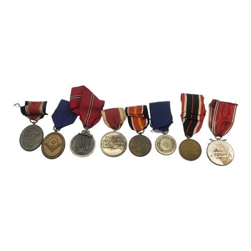 579 - A COLLECTION OF WWII GERMAN MEDALS
To include West Wall medal ,social welfare medal.