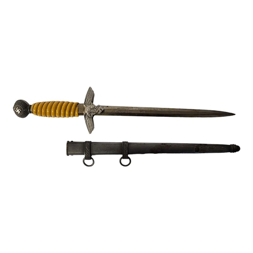 595 - F.W. HOLLER, A GERMAN WWII 2ND PATTERN LUFTWAFFE DAGGER AND SCABBARD.
(blade 26.1cm, overall 38.4cm)... 