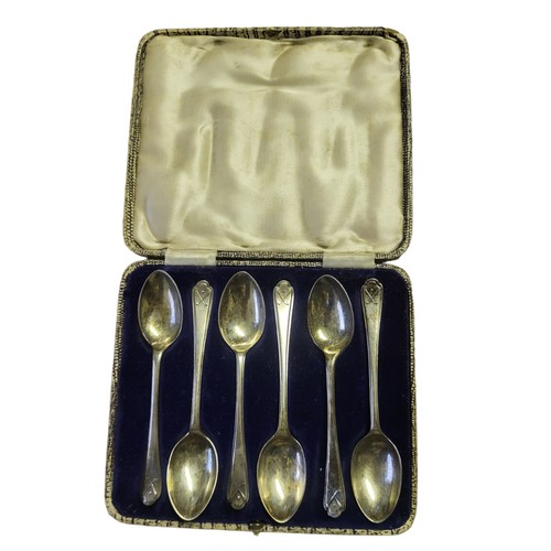 11A - A SET OF EARLY 20TH CENTURY SILVER GOLF SPOONS
Having a pair of golf clubs with ball finial, hallmar... 