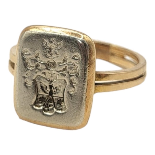 178 - AN EARLY 19TH CENTURY YELLOW METAL SEAL RING
Engraved family crest to white metal panel.
(size X/Y)
... 