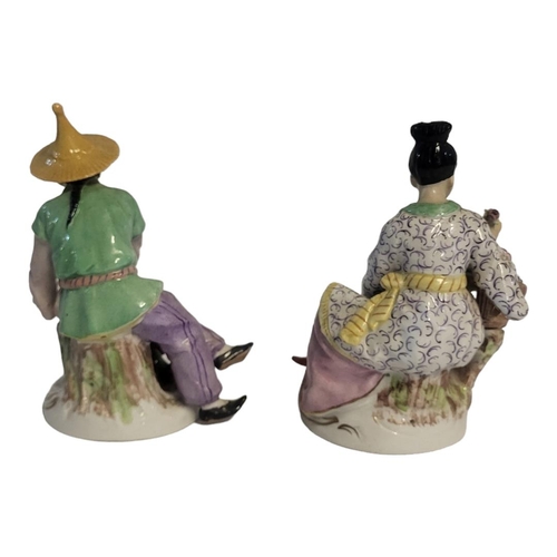 353 - A PAIR OF FINE EARLY SITZENDORF OF THURINGIA AFTER VOIGT ALFRED HARD PASTE PORCELAIN MODELS OF CHINE... 