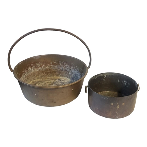 376 - A LARGE VICTORIAN COPPER AND WROUGHT IRON HANDLED PRESERVE COOKING POT.
(large pot diameter 39cm)