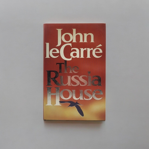 405 - JOHN LE CARRÉ, THE RUSSIA HOUSE, SIGNED TO TITLE
Dust jacket with some shelf wear.