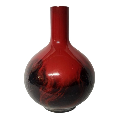 380 - ROYAL DOULTON, A MID 20TH CENTURY FLAMBE VEINED RANGE BOTTLE FORM VASE
Pattern no: 1818, designed af... 