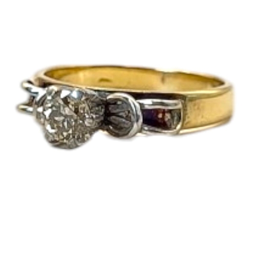 137 - A VINTAGE 18CT GOLD DIAMOND SOLITAIRE RING
The central round cut stone set in a raised mount, in a v... 