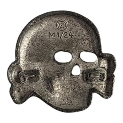 148 - A GERMAN SS VISOR CAP SKULL RZM M1/24.

Condition: good