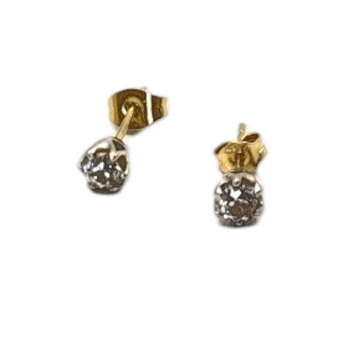 81 - A PAIR OF 18CT GOLD AND DIAMOND SOLITAIRE STUD EARRINGS
Each set with a round cut diamond.
(each sto... 