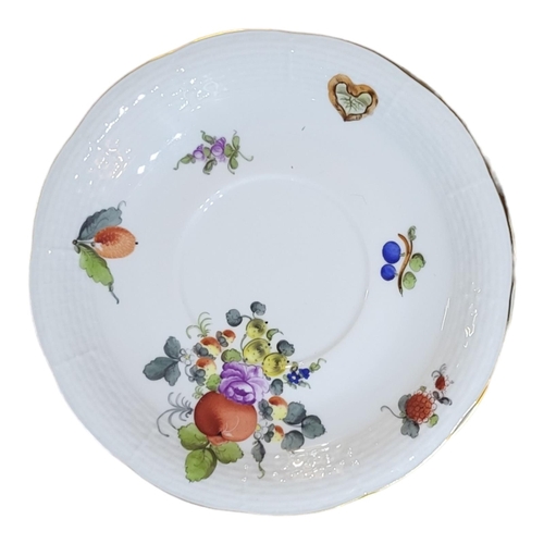 189 - HEREND, A 20TH CENTURY HARD PORCELAIN DINNER SERVICE, CIRCA 1930
Comprising thirty-six pieces in Sum... 