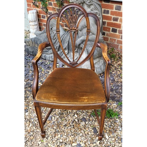 514 - A SET OF EIGHT GEORGIAN HEPPLEWHITE DESIGN MAHOGANY DINING CHAIRS
Fan shaped splats with carved reli... 