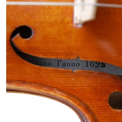 400 - A RARE RICCARDO ANTONIAZZI CREMONESE FECE IN MILANO L’ANNO 1898 VIOLIN
Internal Label, colour dark o... 