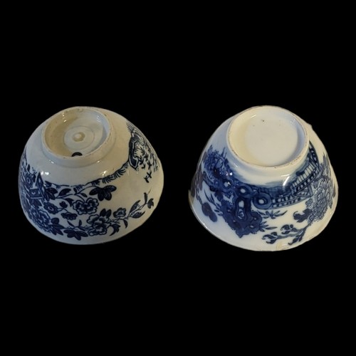 208 - AN 18TH CENTURY WORCESTER PORCELAIN FLUTED TEA BOWL
In Dalhouse pattern, an 18th Century Worcester p... 