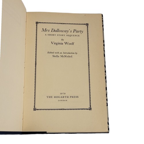 393 - VIRGINIA WOOLF, MRS DALLOWAYS PARTY, A SHORT STORY SEQUENCE 
Edited by Stella McNichol, published by... 