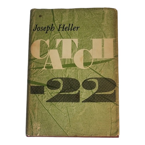 394 - JOSEPH HELLER, CATCH 22, DUST JACKET, DESIGNED BY GERMANO FACETTI
First published in Great Britain, ... 