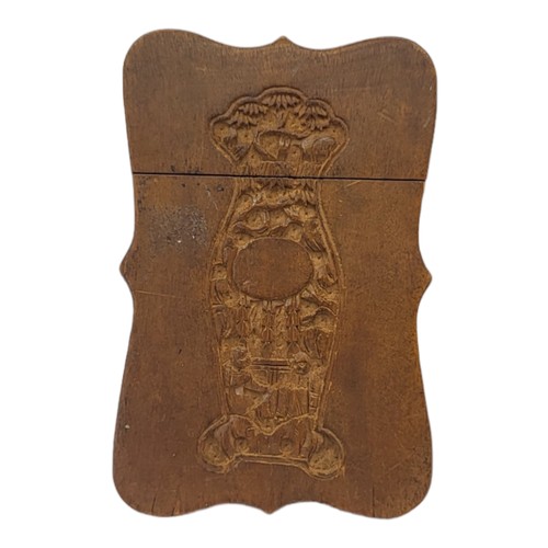 118 - A 19TH CENTURY CHINESE SANDALWOOD 'DRAGON' CALLING CARD CASE
Fine carving of opposing dragons.
(appr... 