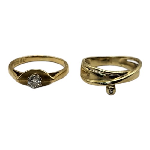 33A - A VINTAGE 18CT GOLD AND DIAMOND SOLITAIRE RING
Having a single round cut diamond set in a concave mo... 