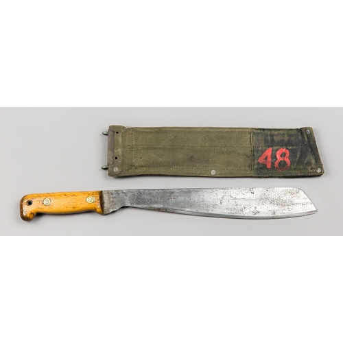 337 - A BRITISH ARMY MARTINDALE GOLOK NO. 2 MACHETE, WITH GREEN CANVAS SCABBARD.