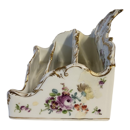 105 - A LATE 19TH CENTURY DRESDEN FACTORY HARD PASTE PORCELAIN LADIES’ LETTER RACK
Three section ladies’ t... 