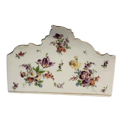 105 - A LATE 19TH CENTURY DRESDEN FACTORY HARD PASTE PORCELAIN LADIES’ LETTER RACK
Three section ladies’ t... 