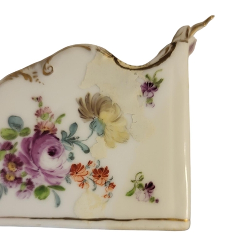 105 - A LATE 19TH CENTURY DRESDEN FACTORY HARD PASTE PORCELAIN LADIES’ LETTER RACK
Three section ladies’ t... 