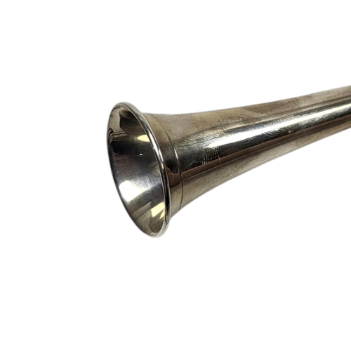 41 - SAMPSON MORDAN, AN EARLY 20TH CENTURY SILVER HUNTING HORN
Hallmarked London, 1907.
(approx 30.5cm)

... 