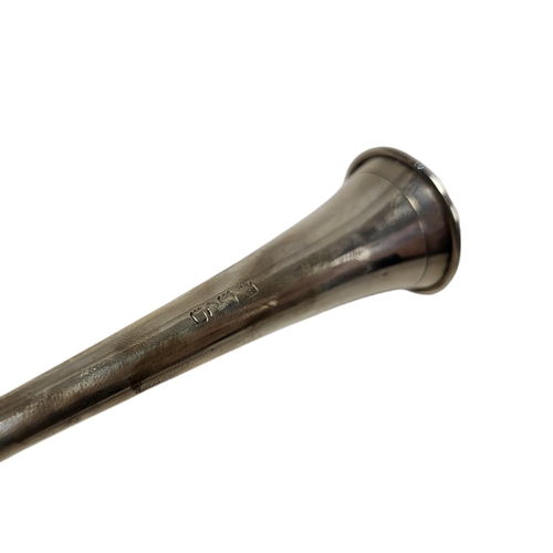 41 - SAMPSON MORDAN, AN EARLY 20TH CENTURY SILVER HUNTING HORN
Hallmarked London, 1907.
(approx 30.5cm)

... 