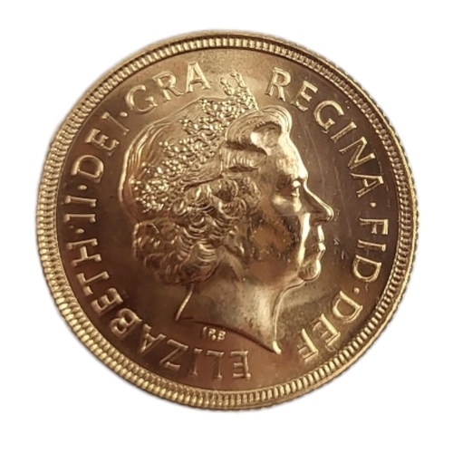 112 - A 22CT GOLD FULL SOVEREIGN COIN, DATED 2000 
With King George and Dragon to reverse, in a protective... 