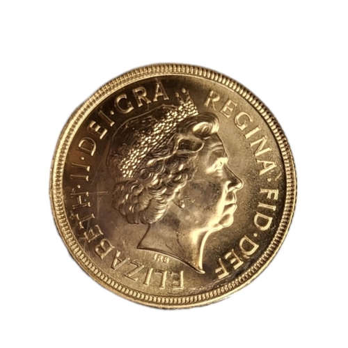 113 - A 22CT GOLD FULL SOVEREIGN COIN, DATED 2000 
With King George and Dragon to reverse, in a protective... 