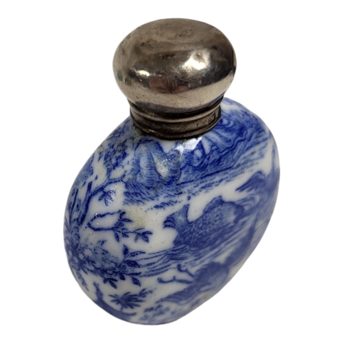 4 - A VICTORIAN SILVER AND BLUE AND WHITE PORCELAIN SCENT BOTTLE
Silver screw cap and Chinoiserie decora... 