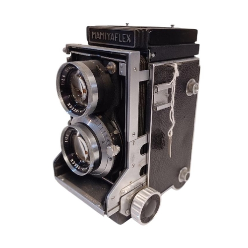 435 - MAMIYAFLEX TLR MEDIUM FORMAT CAMERA. Fitted with Mamiya Sekor 80mm f2.8 lens set. In excellent condi... 