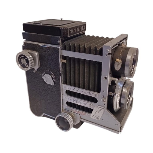 435 - MAMIYAFLEX TLR MEDIUM FORMAT CAMERA. Fitted with Mamiya Sekor 80mm f2.8 lens set. In excellent condi... 