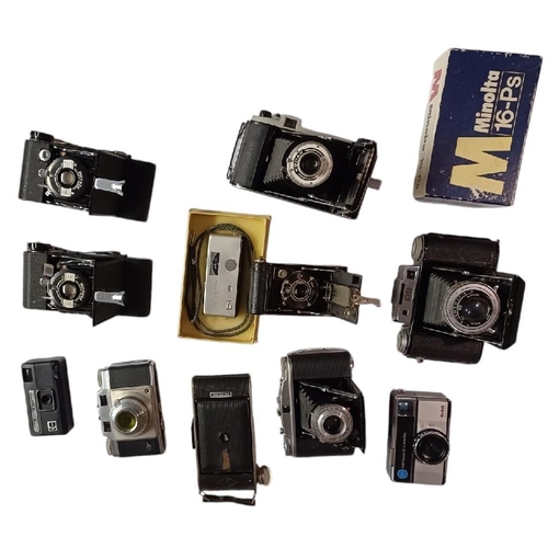 443 - AGFA, MINOLTA, KODAK, KERSHAW. 3 x 35mm SLR film cameras including an X300 with 50mm f1.7 lens, 5xi ... 