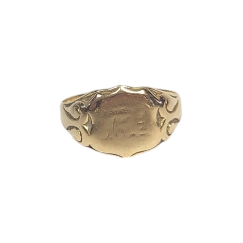 551 - AN 18CT GOLD GENT’S SIGNET RING
Plain design, with engraved border, Circa 1930.
(size R)