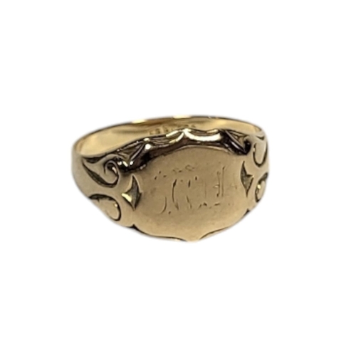 551 - AN 18CT GOLD GENT’S SIGNET RING
Plain design, with engraved border, Circa 1930.
(size R)