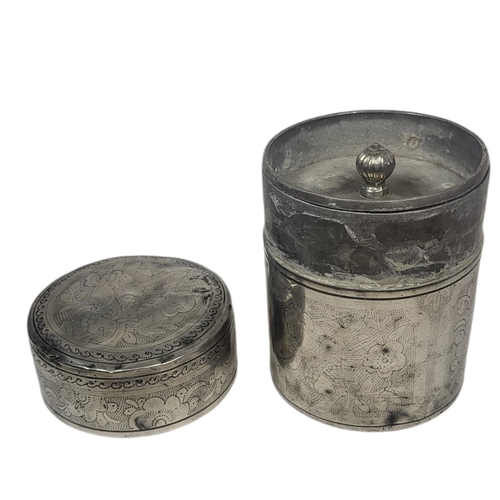 722 - A CHINESE QING DYNASTY EARLY 19TH CENTURY PEWTER MOUNTED TEA CANISTER AND COVER
With internal lid en... 