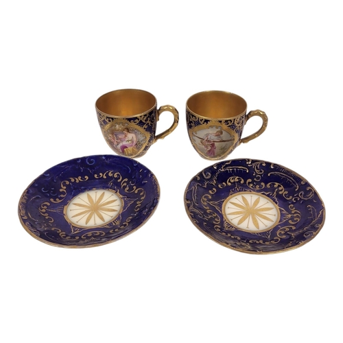 744 - A PAIR OF LATE 19TH CENTURY VIENNA MARKED JEWELLED CABINET CUPS AND SAUCERS, CIRCA 1900
Armore patte... 