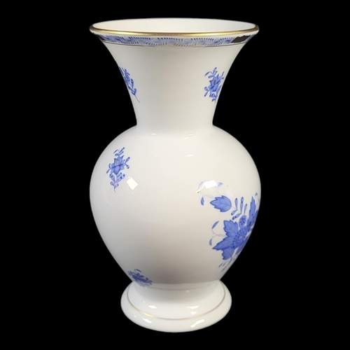 796 - A HUNGARIAN HEREND HARD PASTE PORCELAIN OVOID FORM VASE
In Chinese bouquet apponyi blue pattern, wit... 