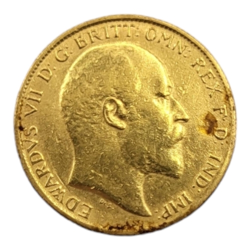 3 - A KING EDWARD VII 22CT GOLD HALF SOVEREIGN COIN, DATED 1907 
With King George and Dragon to reverse.... 