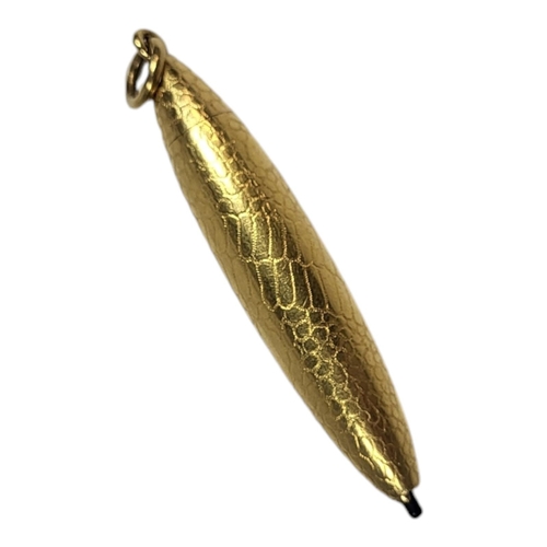 19A - AN EARLY 20TH CENTURY FRENCH 18CT GOLD PROPELLING PENCIL
Oval form with textured snakeskin design an... 