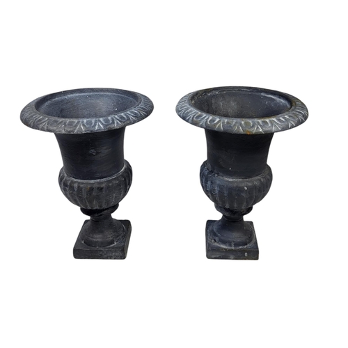 170 - A PAIR OF 20TH CENTURY LEAD URN PLANTERS
Baluster form with flutes to base.
(approx 20cm)

Condition... 