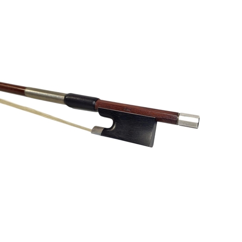 396 - HILL, A SILVER VIOLIN BOW 
Round stick ebony frog, stamped ‘Hill’.
(62g, 74cm)

Condition: some wear... 