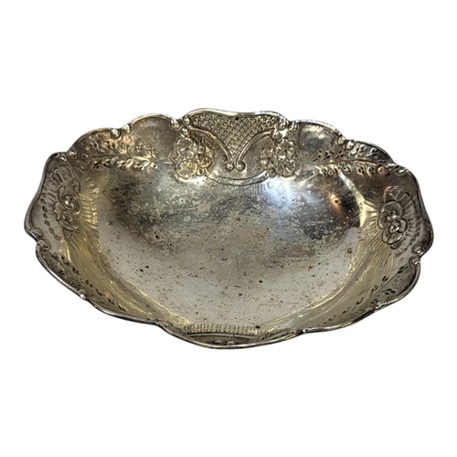 86 - A VINTAGE CONTINENTAL OVAL SILVER BASKET
With scrolled border and embossed decoration, marked ‘900’.... 