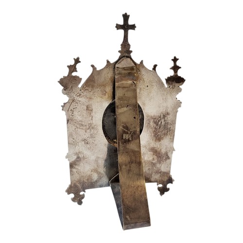 220 - AN EARLY 20TH CENTURY ECCLESIASTICAL RELIGIOUS WHITE METAL TABLE DESK ICON RELIC, CIRCA 1900
Central... 