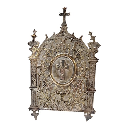 220 - AN EARLY 20TH CENTURY ECCLESIASTICAL RELIGIOUS WHITE METAL TABLE DESK ICON RELIC, CIRCA 1900
Central... 