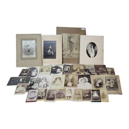 261 - A COLLECTION OF 19TH CENTURY AND LATER PORTRAIT PHOTOGRAPHS
To include children carte de visite card... 