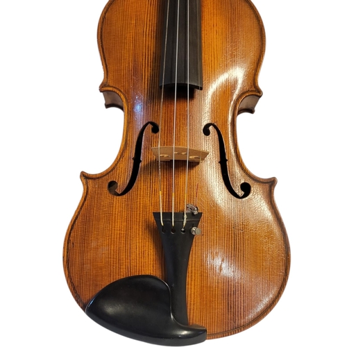 161 - VIOLIN BY WILLIAM GLENISTER, 23 BEAK STREET,LONDON 1913
Model Stradivari, orange 30/32mm, bering int... 